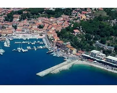 Porto Azzuro Apartment 6 Beds Porto Azzurro